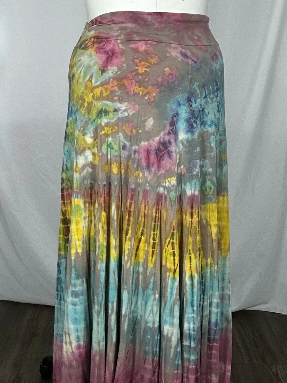 Boho Tie-Dye Maxi Skirt in Multicolor